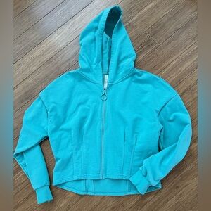 NWOT Fabletics cropped sweatshirt with removable sleeves